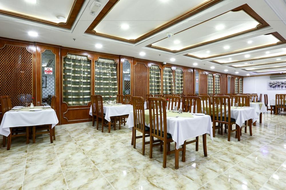 La Villa Suites Hotel Doha Exterior photo