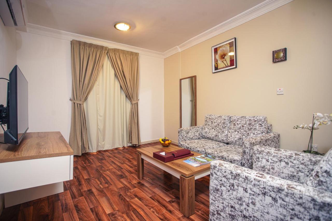 La Villa Suites Hotel Doha Exterior photo