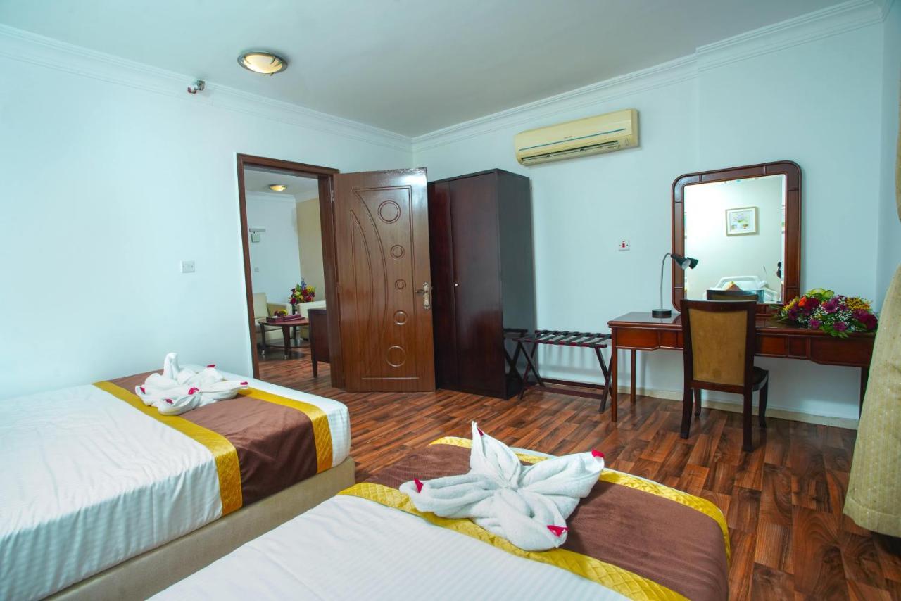 La Villa Suites Hotel Doha Exterior photo